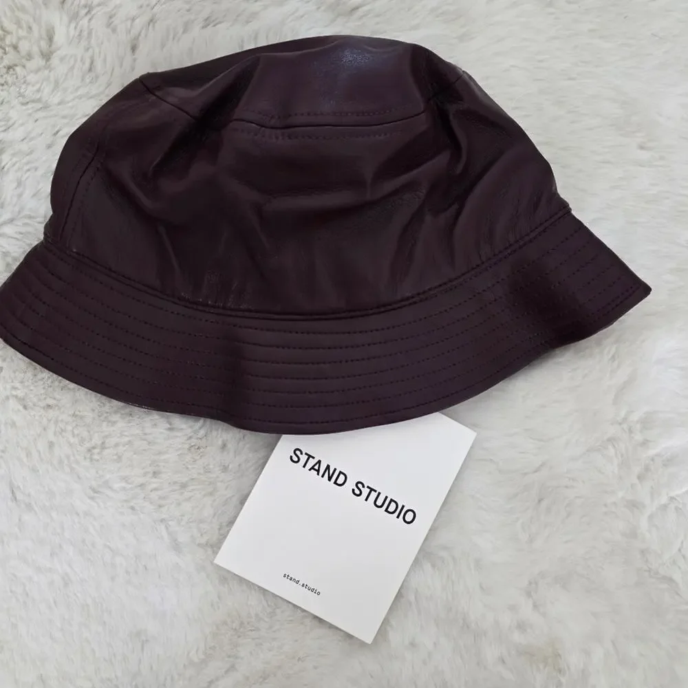 Stand Studio NWT Vida Faux Leather Grained Bucket Hat Burgundy Small